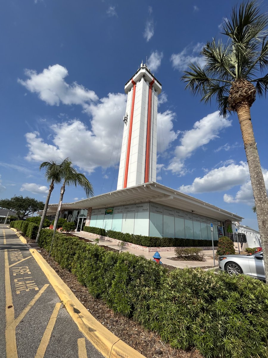 LS1jt's tweet photo. Citrus Tower - From 1955 and still going strong. Any ideas what the white box with the coin slot was for?? #CitrusTower #Florida https://t.co/vuRrcXFMsS