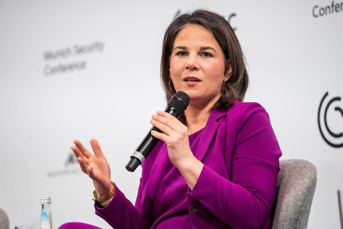 Na endlich! Annalena Baerbock vollzieht  360 Grad Wende in Iran-Politik.