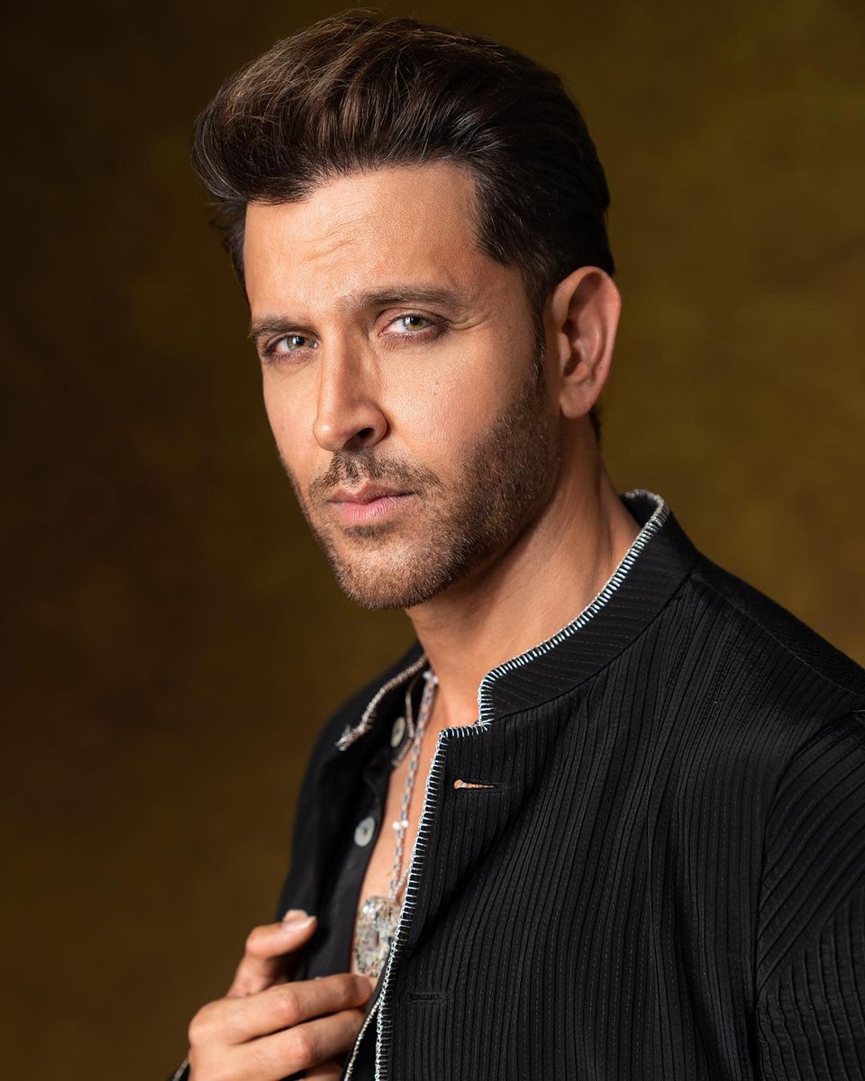 #IndiaInFashion at #nmacc.india
#HrithikRoshan 
Outfit:#jade_bymk
Stylist :#Laxmilehr
Hair : #AalimHakim & #SamirMerchant
Makeup : #VijayPalande
Photographer:#BeejLakhani