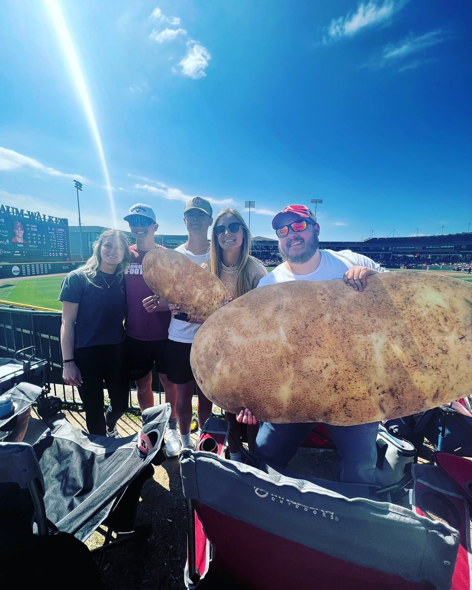 BigDBartholomew's tweet photo. Such a great day at Baum! This crew wanted a photo with the tater and I said heck yeah!!! #eatyourtaters #tatersgonnatate #putmeincoach #thisisbaseball #omahogs #wps #gohogs #hogsvtide2023 #game3 #arkansasbaseball #razorbacks #espn #secnetwork https://t.co/dxotax0cmF
