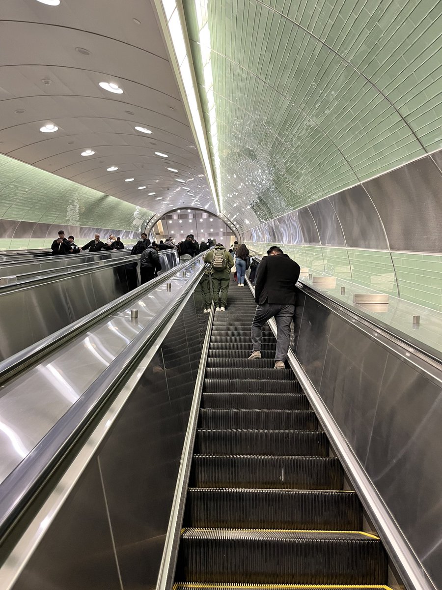 Huntington, NY to Stamford, CT through new <a href="/LIRR/">LIRR</a> Grand Central Madison terminal today. This is a game changer 👏