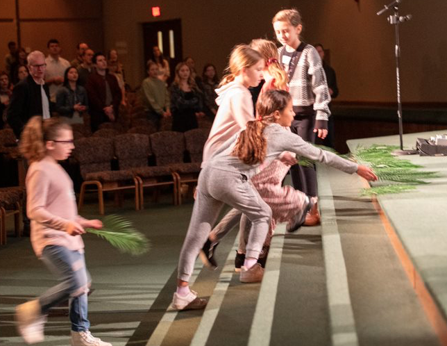 LifeAtPathway's tweet photo. “They took palm branches and went out to meet him, shouting, ‘Hosanna!’ Blessed is he who comes in the name of the Lord!’ ” — John 12:13
…
Thank you, Father, for a powerful Palm Sunday at Pathway. https://t.co/Q3uvLB9HAB
