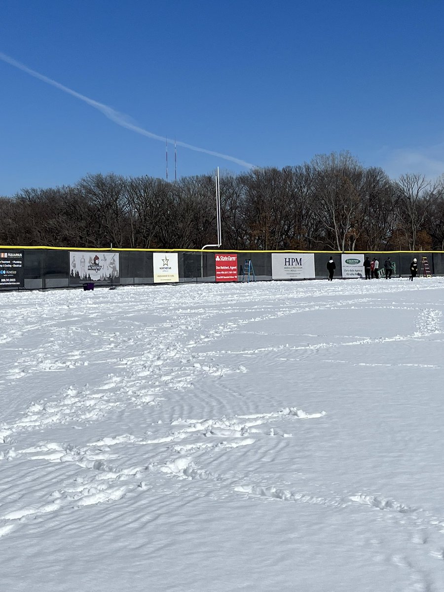 mvvarsbaseball's tweet photo. Little snow on the ground doesn’t stop our guys from grinding out that field setup day! April 10th, we’re ready for you! #tarpsoptional #brotherhood https://t.co/MuO7ycuvpY