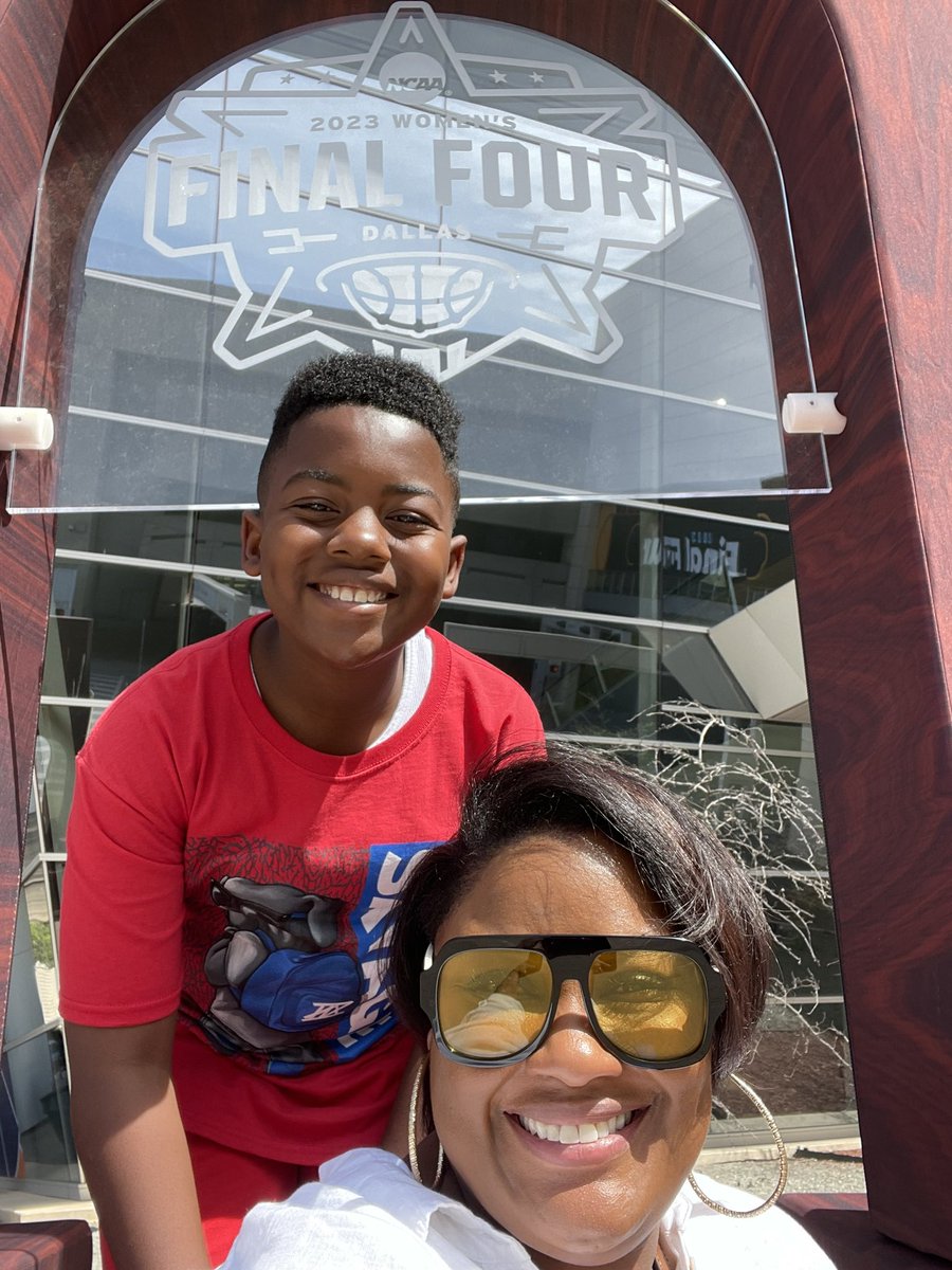 Congratulations LSU!  You balled out ladies! Couch #Kimmulkey #Angel #NCAA