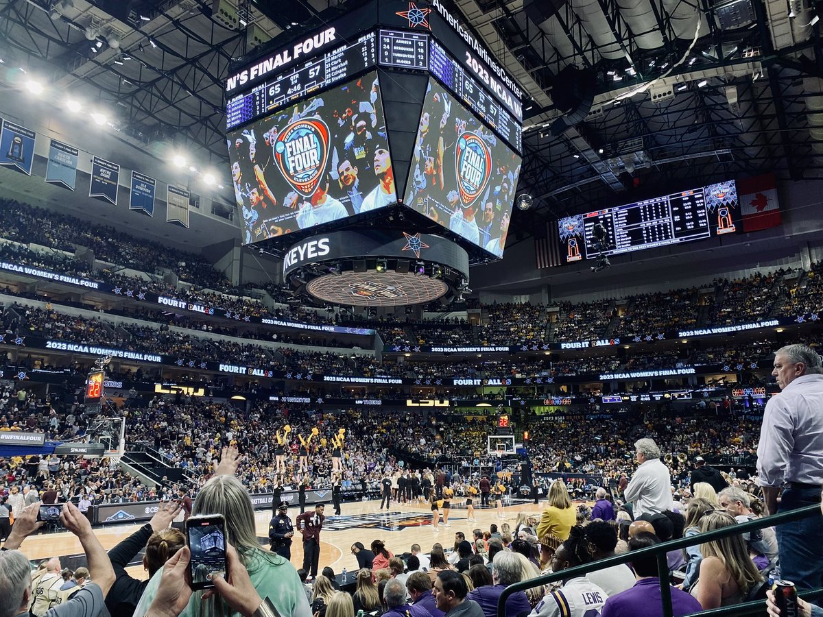 RocketArena's tweet image. We’re on the clock. See you in 2024, @WFinalFour! 🏀