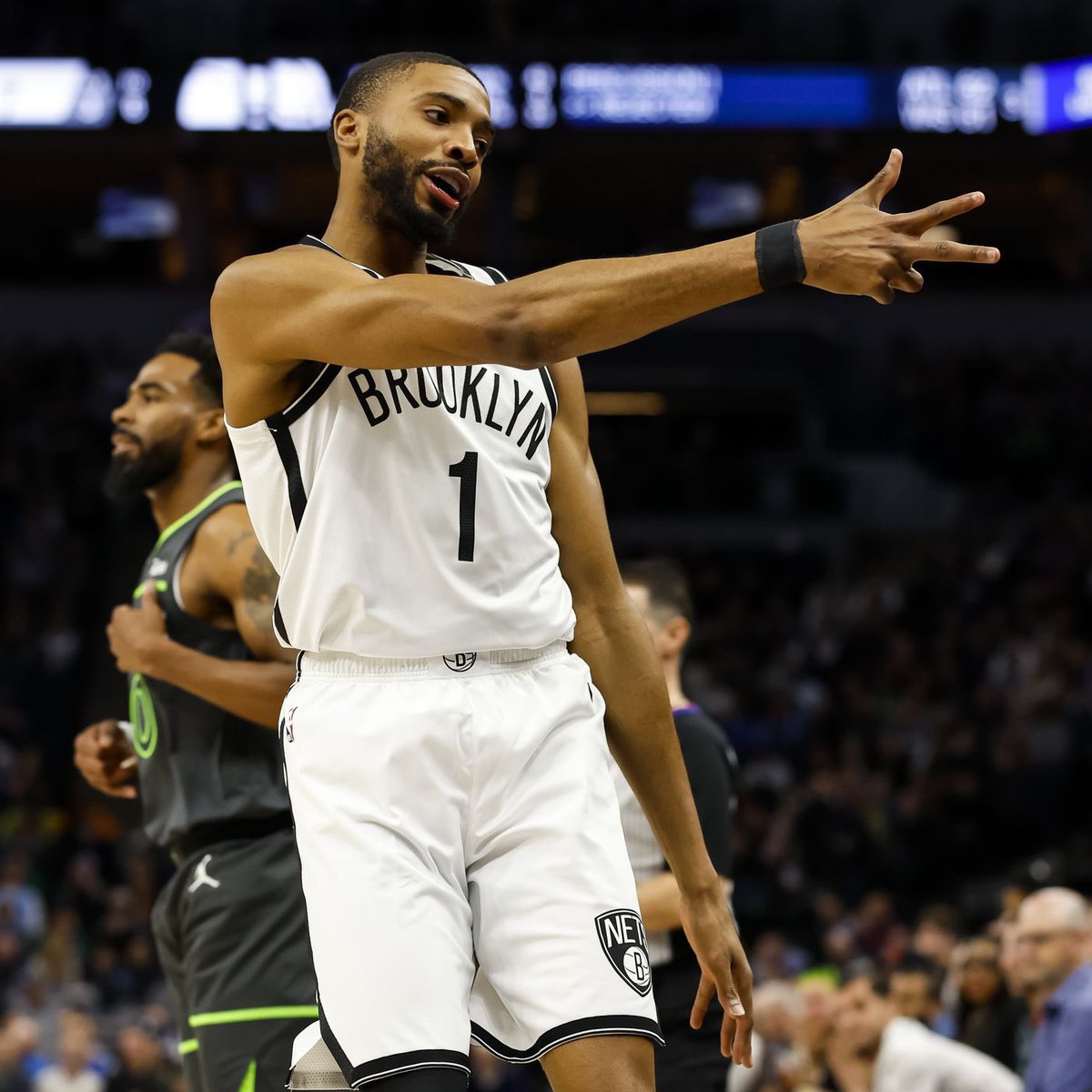TheHoopCentral's tweet image. Mikal Bridges over the last 6 Games:

32 Points - 6 Rebounds - 58% FG
27 Points - 3 Rebounds - 7 Assists 
44 Points - 6 Rebounds- 59% FG
27 Points - 6 Rebounds - 6 Assists 
42 Points - 4 Rebounds - 66% FG
30 Points - 7 Rebounds - 2 Assists