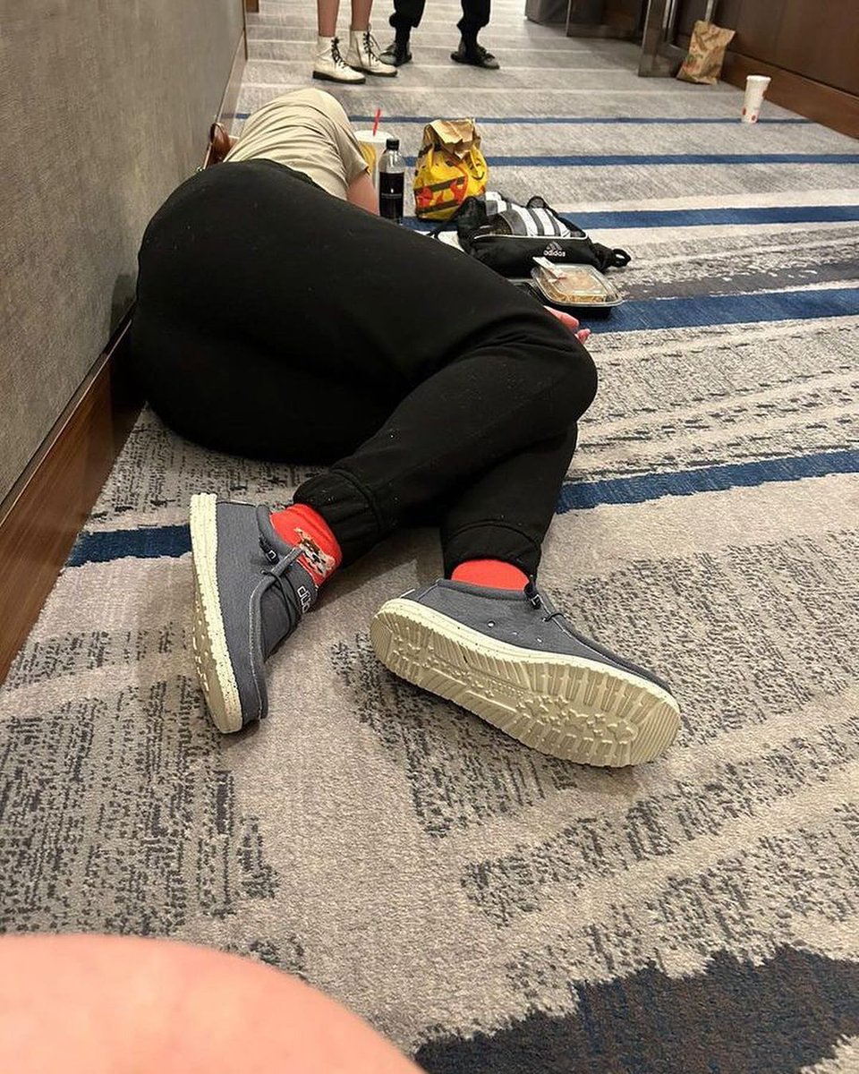itsdawsonwayne's tweet photo. Sleep has really become my only personality trait here in Hollywood. Tune in tonight AND tomorrow for @americanidol !!

#americanidol #dawsonwayne #dawsononidol https://t.co/h1LoRkiUbo