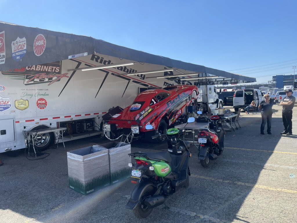 Douggordonraci1's tweet photo. Hanging out waiting for the final round against the Rick Jackson team car! #ngkracing #lucasmb #lucasoil #betausa #hoosiertires @Lucas_Oil https://t.co/NuaWg05YQc