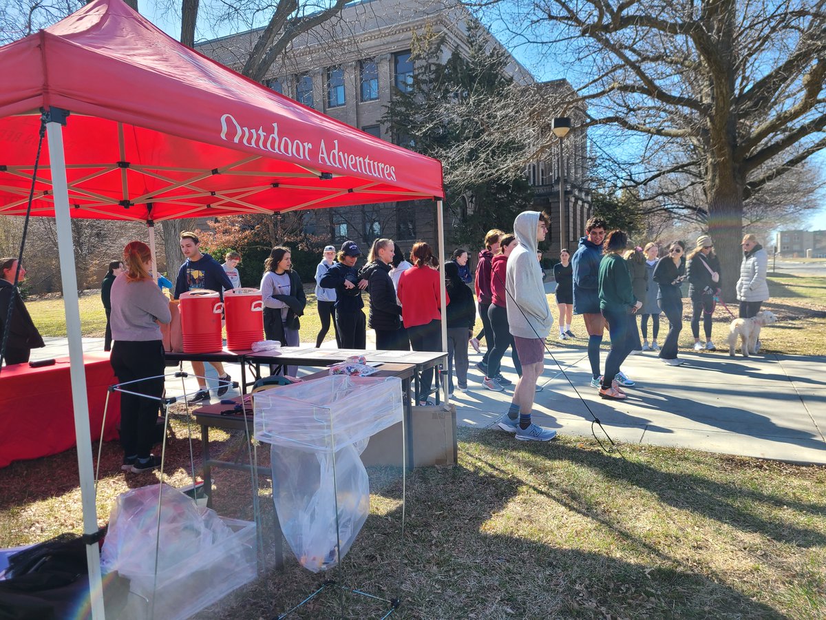 UNL_ENVR's tweet photo. The inaugural ESSAC Envir-RUN-ment Fun Run was a major success! We are so appreciate of the 35+ students who came out to East Campus and ran to support sustainability and our planet. What a great way to kick off EarthStock! 🏃🌎🏃‍♀️ https://t.co/N205WcPdG3