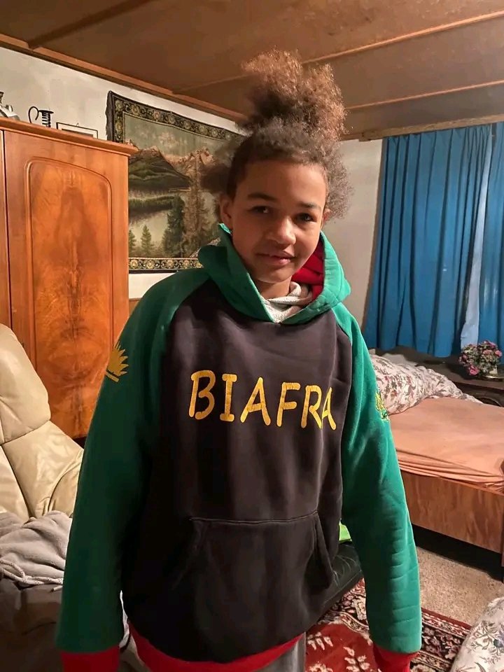 Biafra_1st_son's tweet photo. Radio Biafra is the highest university in Africa.
It resets your brain, teaches you how to reason, not how to Remember.. #Biafra is the light of Africa

#IPOB 
#FreeNnamdiKanu 
#BiafraReferendumNow https://t.co/IDCboUhTD2