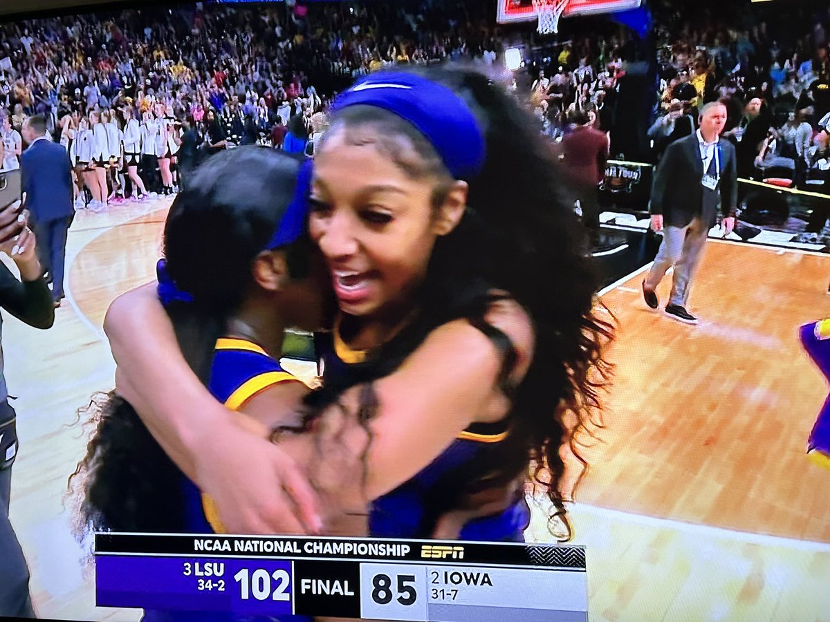 Rodneikka tweet media