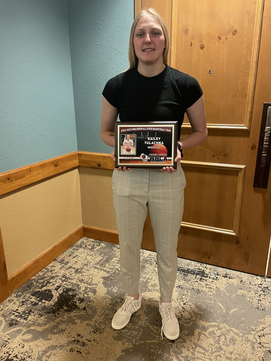 stulachka's tweet photo. Great banquet and celebration in the Dells today. Thank you @Wbca @KaileyTulachka https://t.co/TcLRCqC2uT