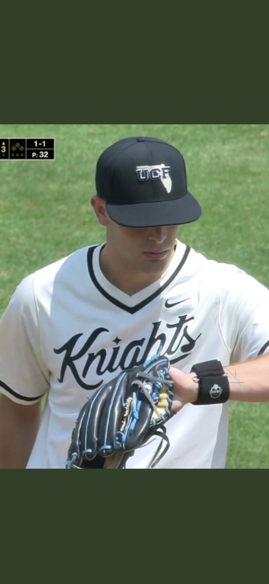 Ben_Upton5's tweet photo. These UCF hats are __________ https://t.co/1vS8sYQYBE