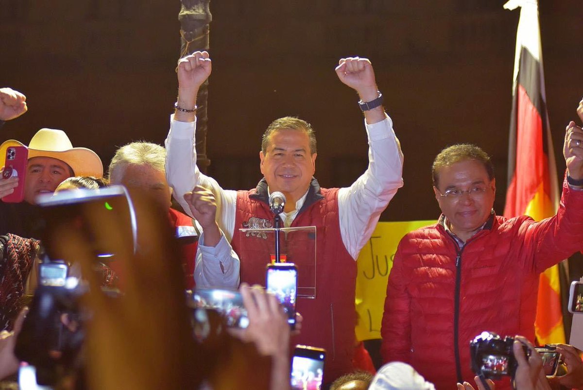 AlbertoAnayaGt's tweet photo. En #Coahuila arrancamos la campaña por la gubernatura con @RicardoMeb, nuestro candidato ganador del @PTnacionalMX

Con gran entusiasmo, los coahuilenses nos brindaron su apoyo en la Plaza de Armas. 

¡Estamos listos para lograr un verdadero cambio de régimen en Coahuila! https://t.co/87b1CcM6LK