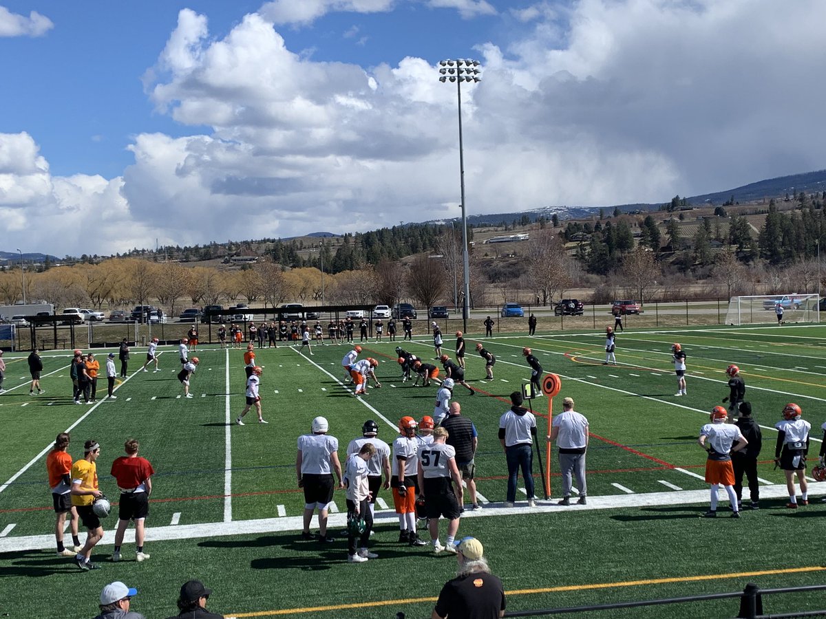 EricStansfield's tweet photo. If you want to win back to back National Championships you gotta get an early start assessing your talent pool for the coming 2023 @BCFC season. The @okanagan_sun held their early spring training camp this weekend in Kelowna! #OKSun #2022NationalChampions #HereComesTheSun https://t.co/6ZYSeARTLB