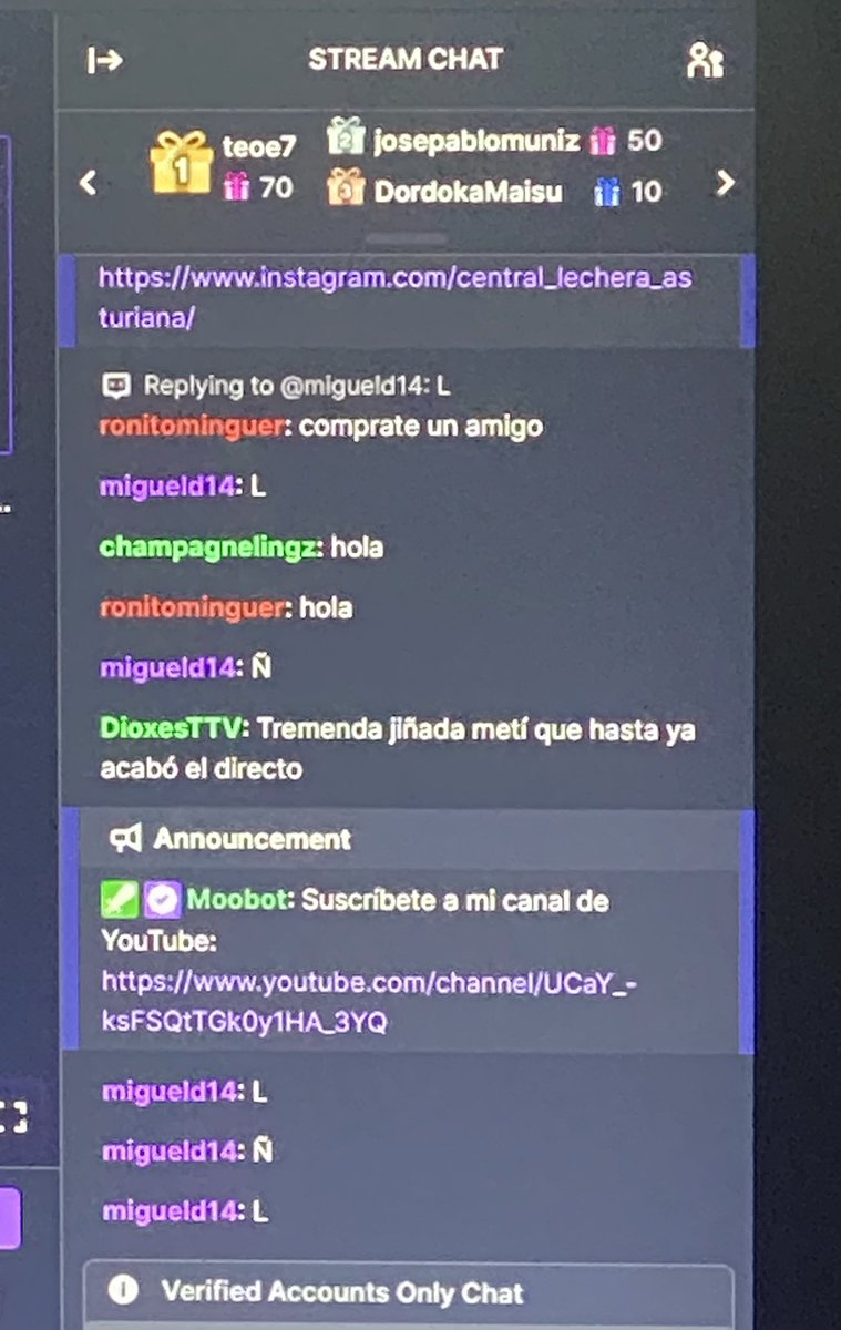 ¿De quien este chat de Twitch? Me representa ☝️