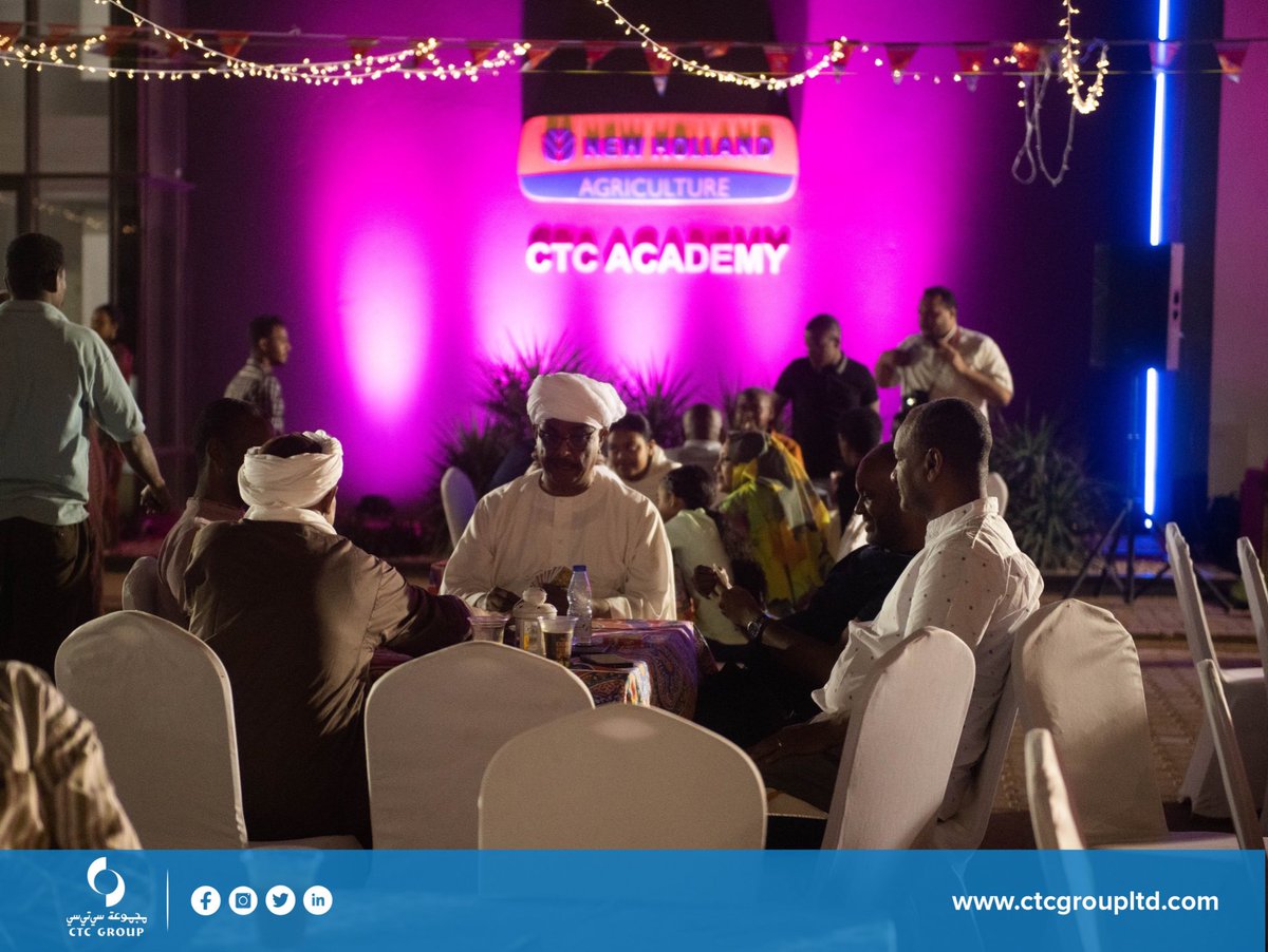 CTCGroup_ltd's tweet photo. أنطلقت أمسيات سي تي سي في أجواء رمضانية مليئة بالمحبة والمرح والدفء.
تزيّنت مباني المجموعة وتألقت بالأضواء والفوانيس وضحكات الصغار والكبار مع فعاليات والعاب أستمتع وشارك فيها الكبار والصغار.
تستمر أمسيات سي تي سي كُل خميس طوال شهر رمضان المبارك. https://t.co/5HBewhp0oK