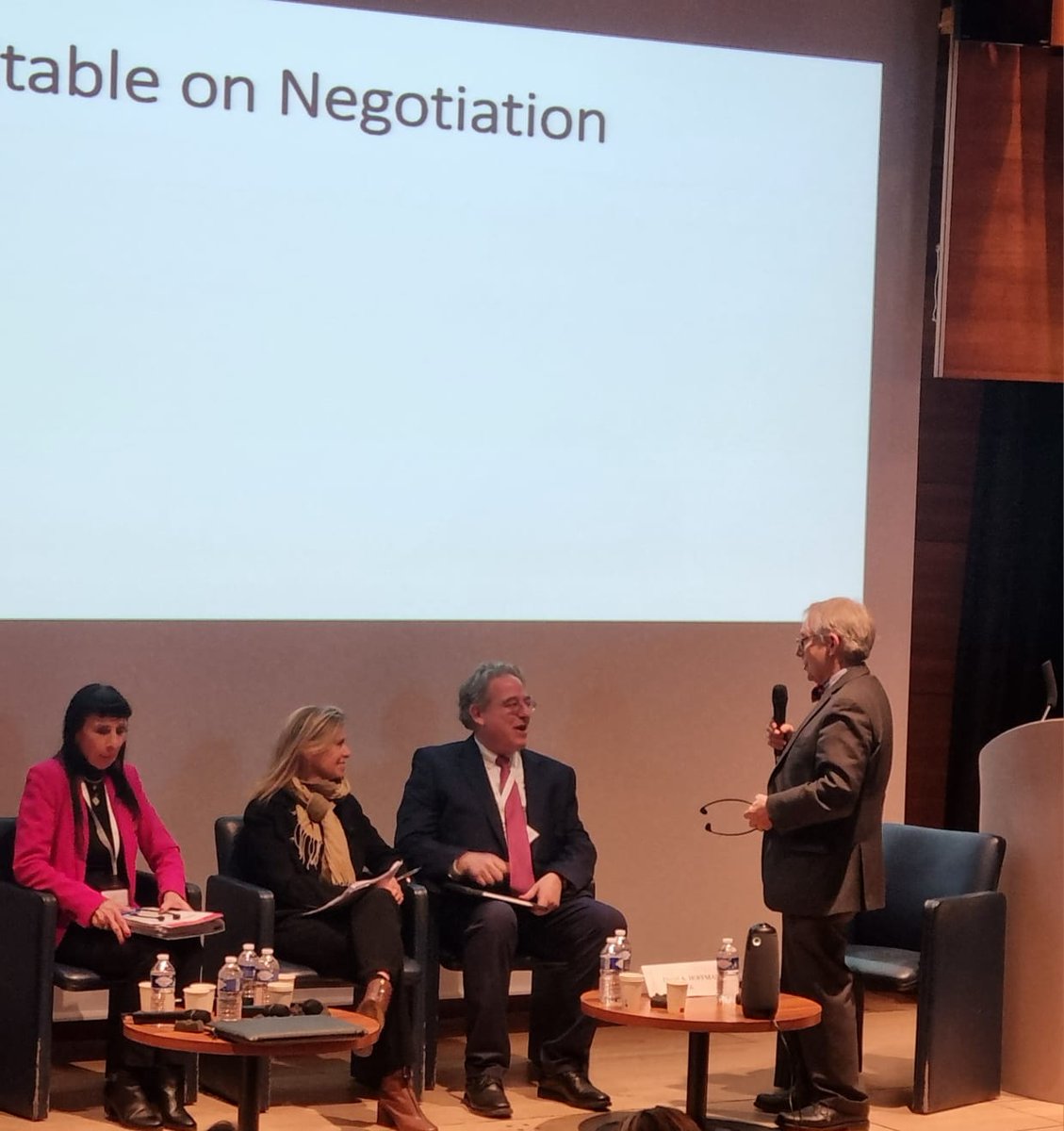 Ad Augusta tweet media