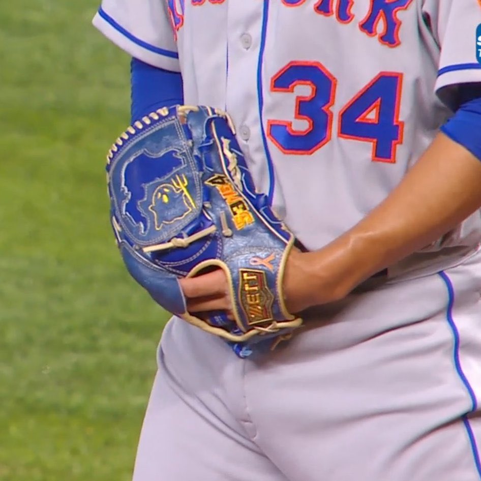 poncotu3's tweet image. まさかと思って調べたら…
千賀投手のグローブ、ゴーストと蒲郡市！
これは蒲郡市観光大使ですわ、、、
#千賀滉大 #蒲郡市 #GhostFork