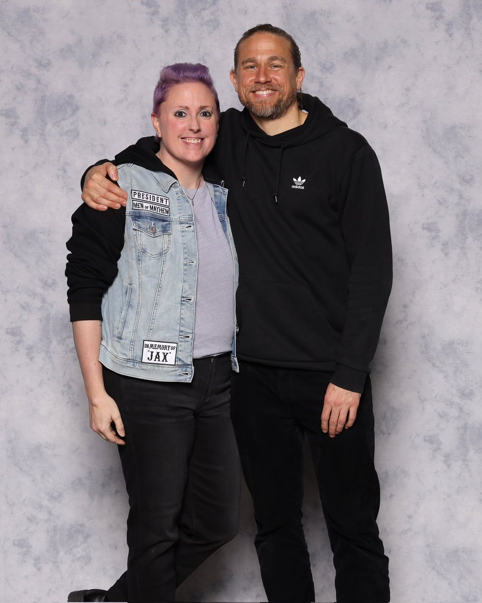 TheColorMeLaLa's tweet photo. I got to meet my unicorn Charlie Hunnam at @MegaConOrlando Out of all the actors I have met...meeting my Jax hands down the best. A moment I will never forget! 

#megaconorlando #megacon #orlando #charliehunnam #sonsofanarchy #sonsofanarchyfans #soa #jax #jaxteller https://t.co/SBwxYtmwCr