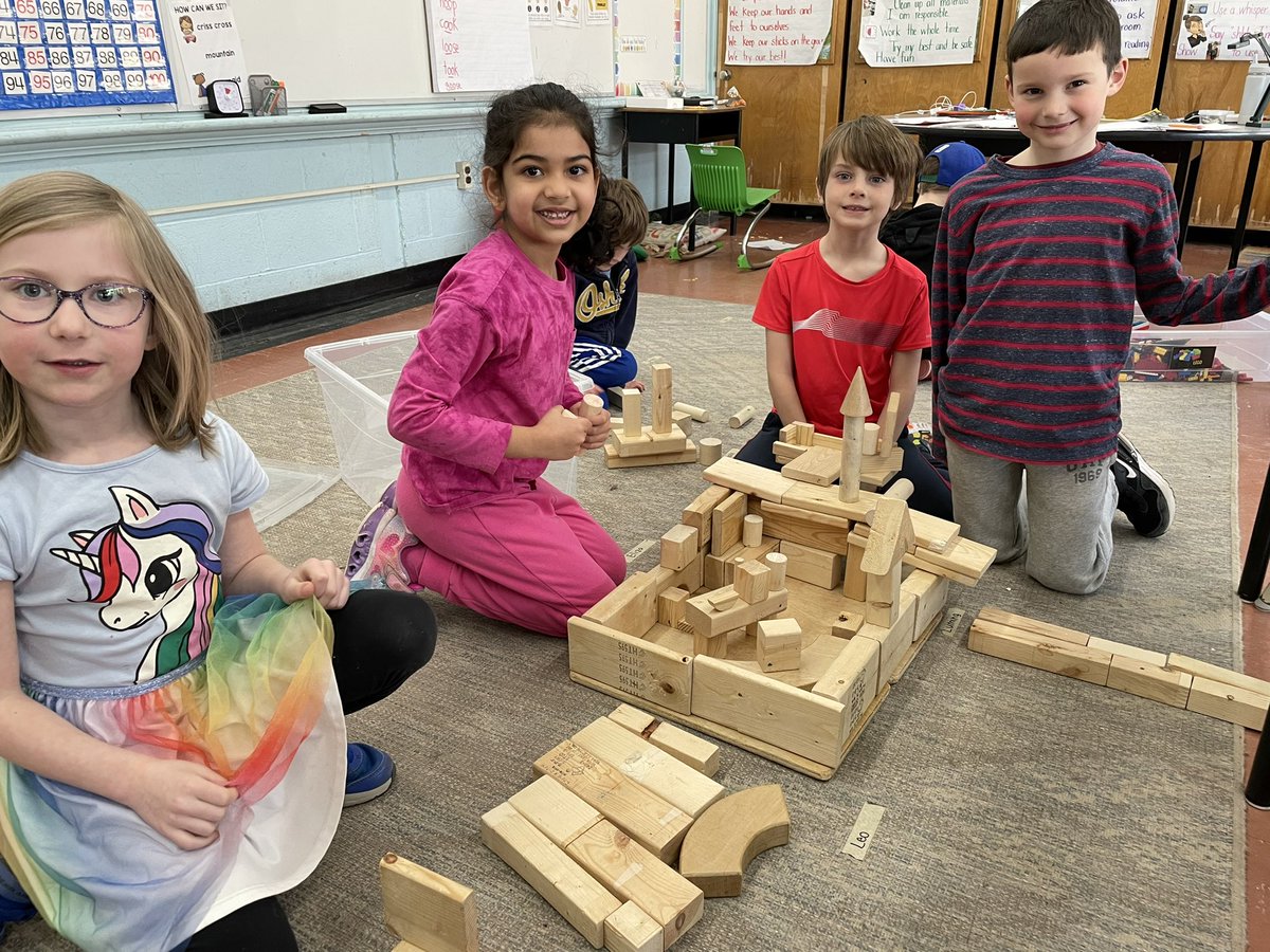 mrsbowesteaches's tweet image. A sneak peak at some of our feel good friday free play centers. What a blast building, coding and playing with our peers. #freeplay #unstructured