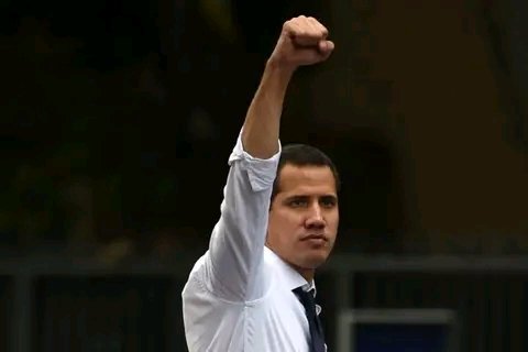 luisbeltranf's tweet photo. En Venezuela decimos la " masa no está para bollo " es decir no se puede escoger el atajo del abuso del poder para perseguir a la disidencia.Encarcelar @jguaido es un desproposito poco útil para la endeble convivencia.Deberian pensarlo mejor : la masa no está para bollo. https://t.co/R7Ov9IhmXM