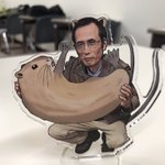 卒業生に送った「恩師のアクスタ」!小林朋道先生が動物たちと戯れる!