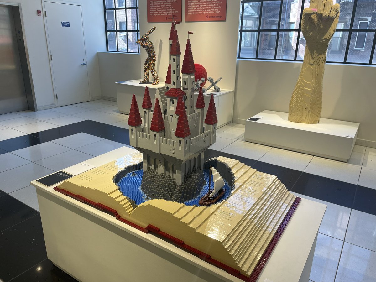 always_manami16's tweet image. I liked the second one 😉
He is really like me when I suffer from assignments hehe
#LEGO #BostonBricks