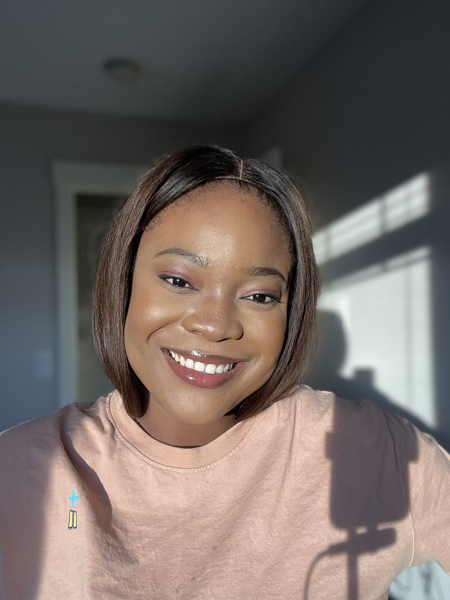 TheeComfortShow's tweet image. If beauty was a person, it’d be me😌