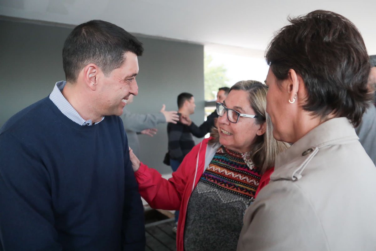 Emotivo acto homenaje a nuestros Veteranos y Caídos de Malvinas, junto a las familias neuquinas. La valentía y sacrificio de cada uno de ellos siempre estarán en nuestros corazones. 

#MalvinasArgentinas 🇦🇷