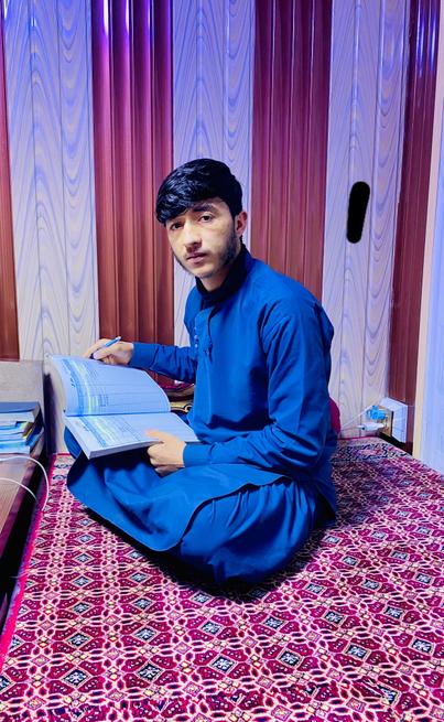 AbdullahGa84196's tweet photo. دا کتابونه هم زما په څیر دي
ډک له خبرو دی خو څه نه وايی https://t.co/JUd739ZlGB