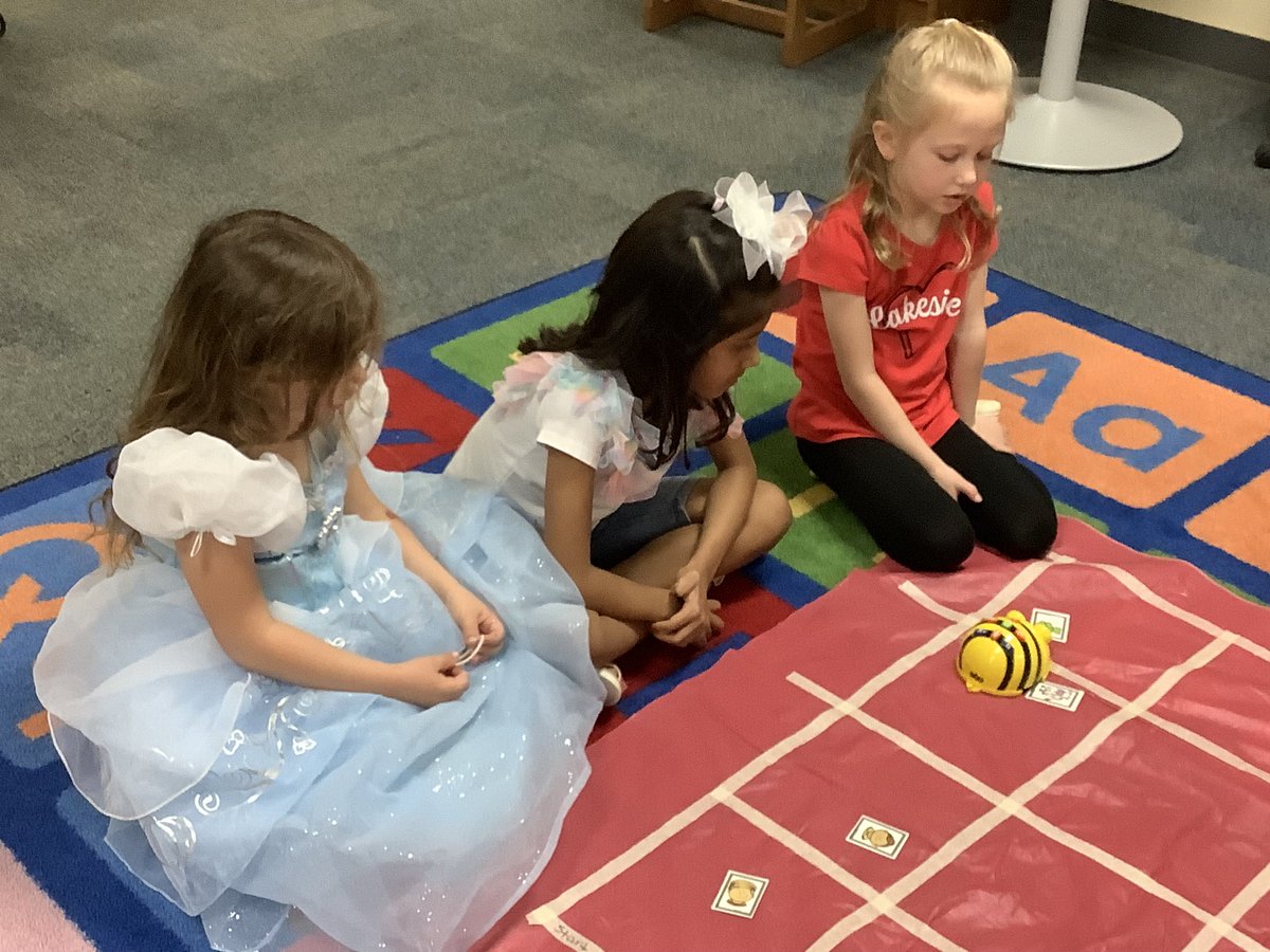 The Fairy Tale Ball is always the highlight of Lakeside’s spring events. Kinders invaded the library and coded the escape of Jack from the giant!  #lakeside2223 #libcisd