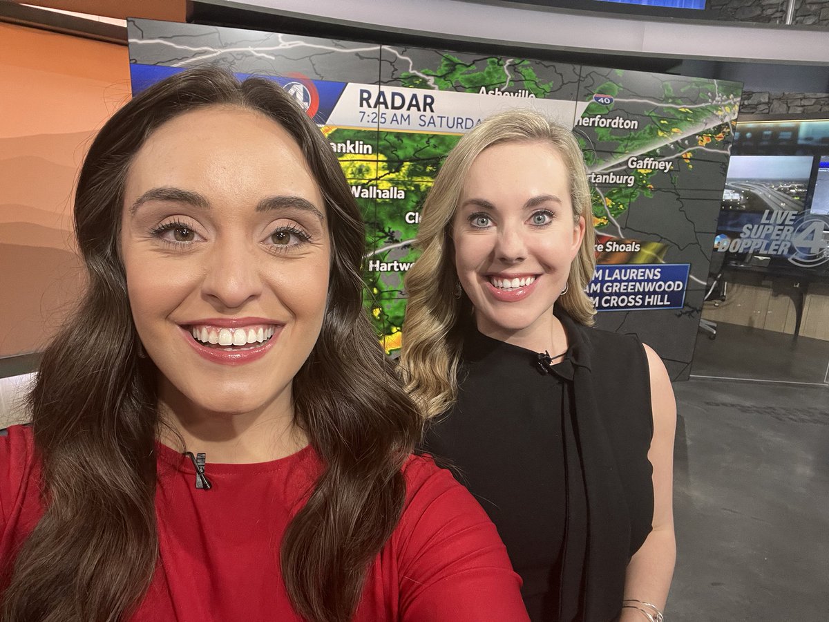 PeytonReporter's tweet photo. Love getting to fill in behind the desk! https://t.co/TyA3RZ9kRK