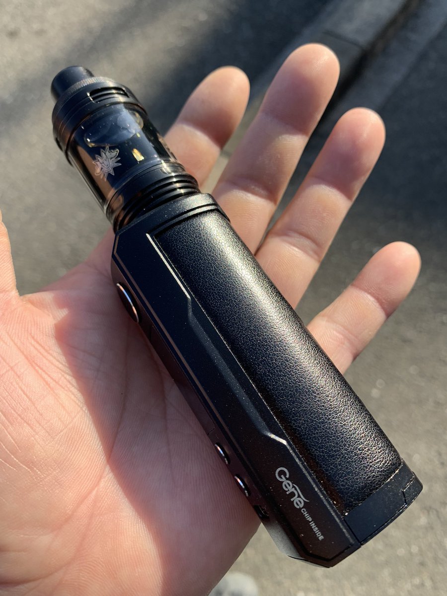 yoshi_5300's tweet photo. かっけー(´。✪ω✪。 ` )
めっちゃ気に入った✿゚❀.(*´▽`*)❀.゚✿
#voopoo
#dragx https://t.co/EXj0OxNfBR