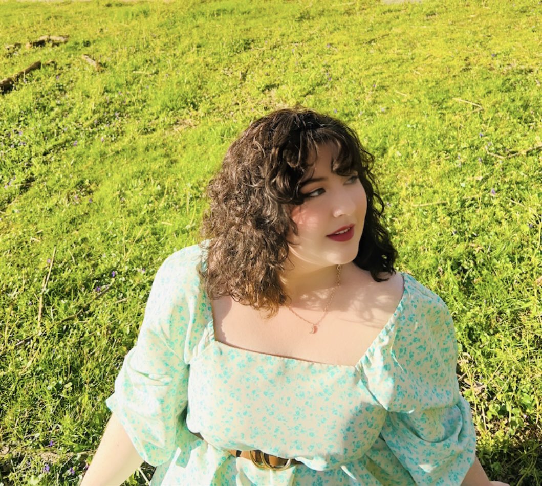strawberrrbi's tweet photo. had a mini birthday photoshoot because i plan on staying in pjs on my actual birthday https://t.co/plvOMhS1ju