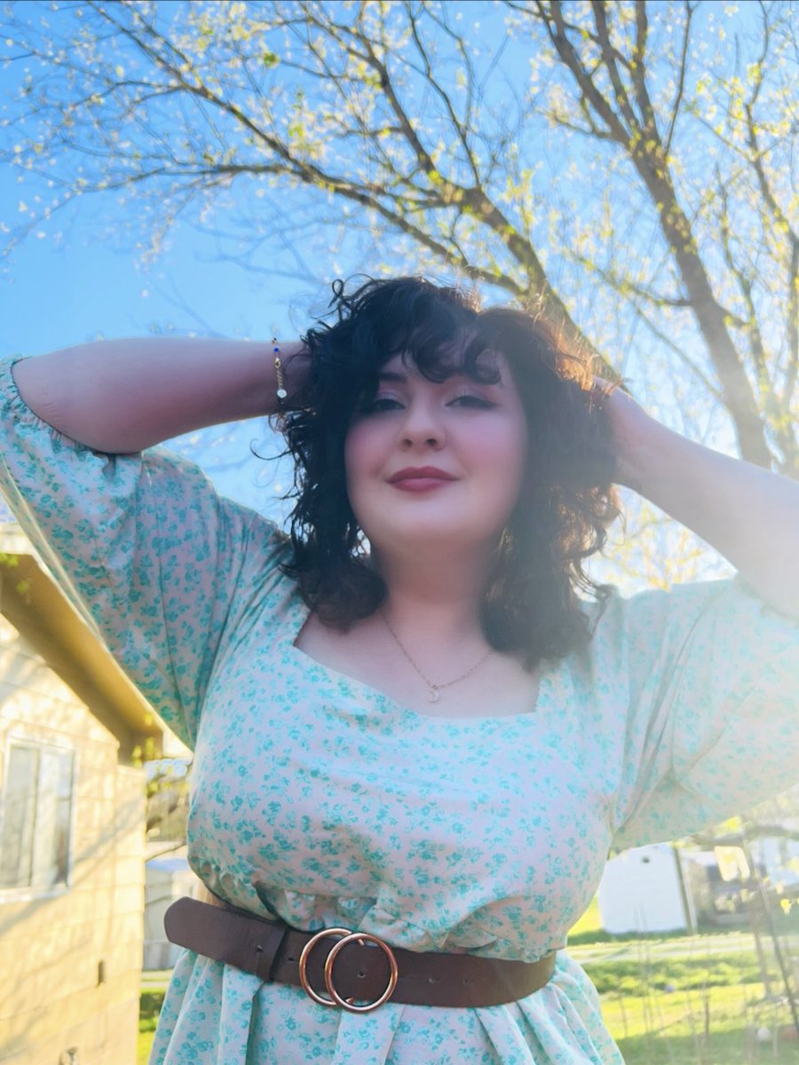 strawberrrbi's tweet photo. had a mini birthday photoshoot because i plan on staying in pjs on my actual birthday https://t.co/plvOMhS1ju