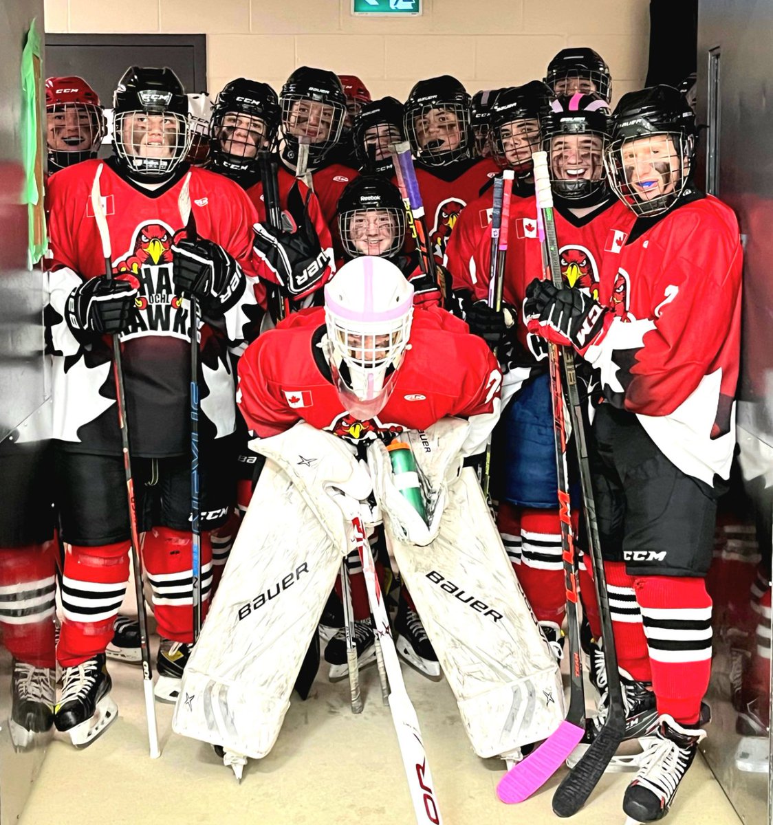 Droc75's tweet photo. So tourney weekend 3 of 3 in a row - the @WSMHAhockey Year Ender Bender did not go as scripted with these @OCHL1 U16 Hawks eliminated in the preliminary round against some pretty stiff competition. 1 more game remains in this Select season #letsgohawks https://t.co/lllaK7SSng