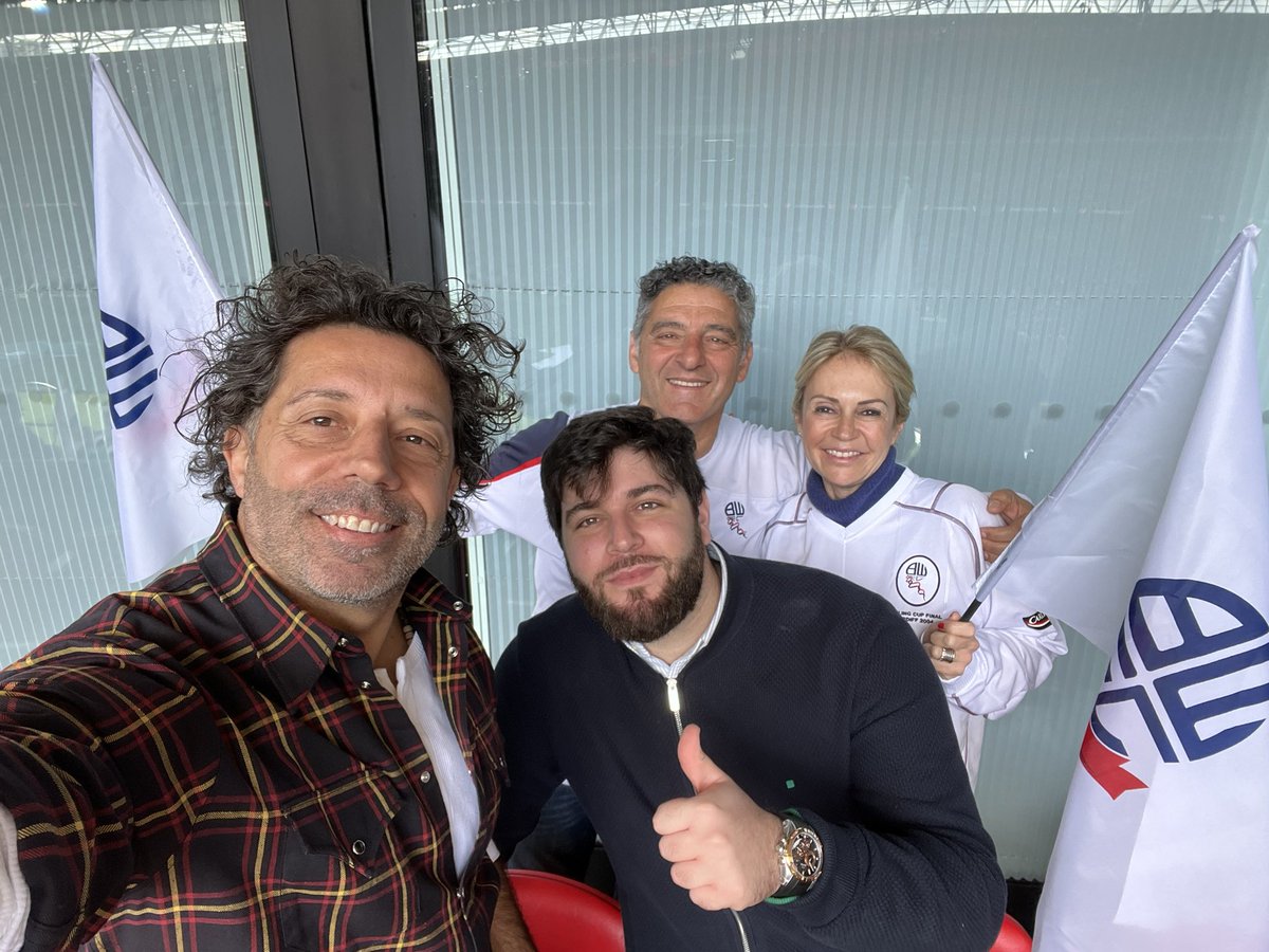 ivan_campo's tweet photo. And what better than seeing your team win with your family in @wembleystadium the
@PapaJohnsTrophy - @EFL ???
Yes!!!! We are WHITES!!!!!!
@OfficialBWFC ๐
๐ค๐ค๐ค๐ค๐ค๐ค๐ค๐ค๐ค๐ค๐ค๐ค
#Wembley #EFL #futbol #BoltonWanderers #final #london #PapaJohnsTrophyFinal https://t.co/qKV2YDeEeQ