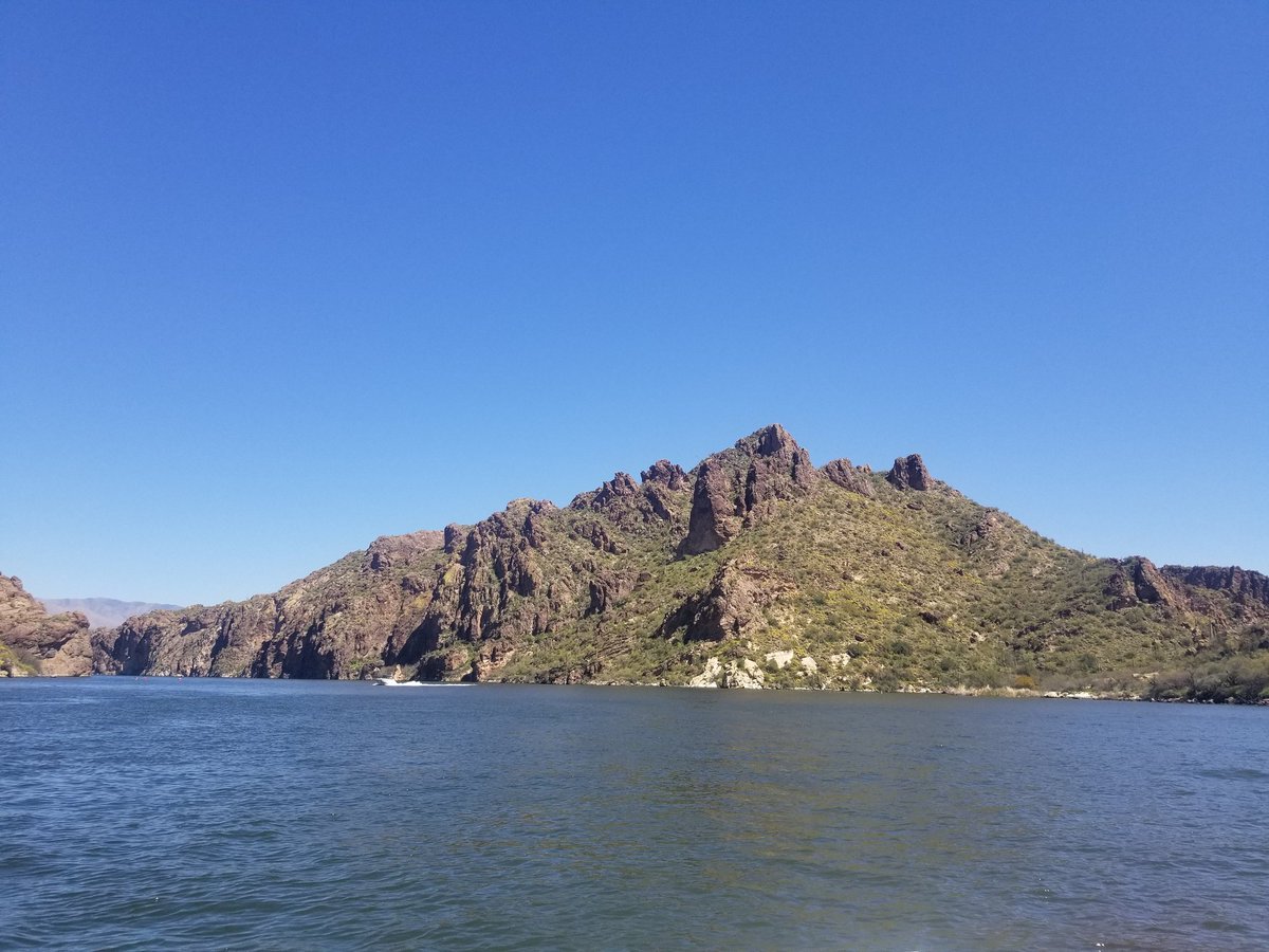 Great day on the boat at Saguaro Lake AZ