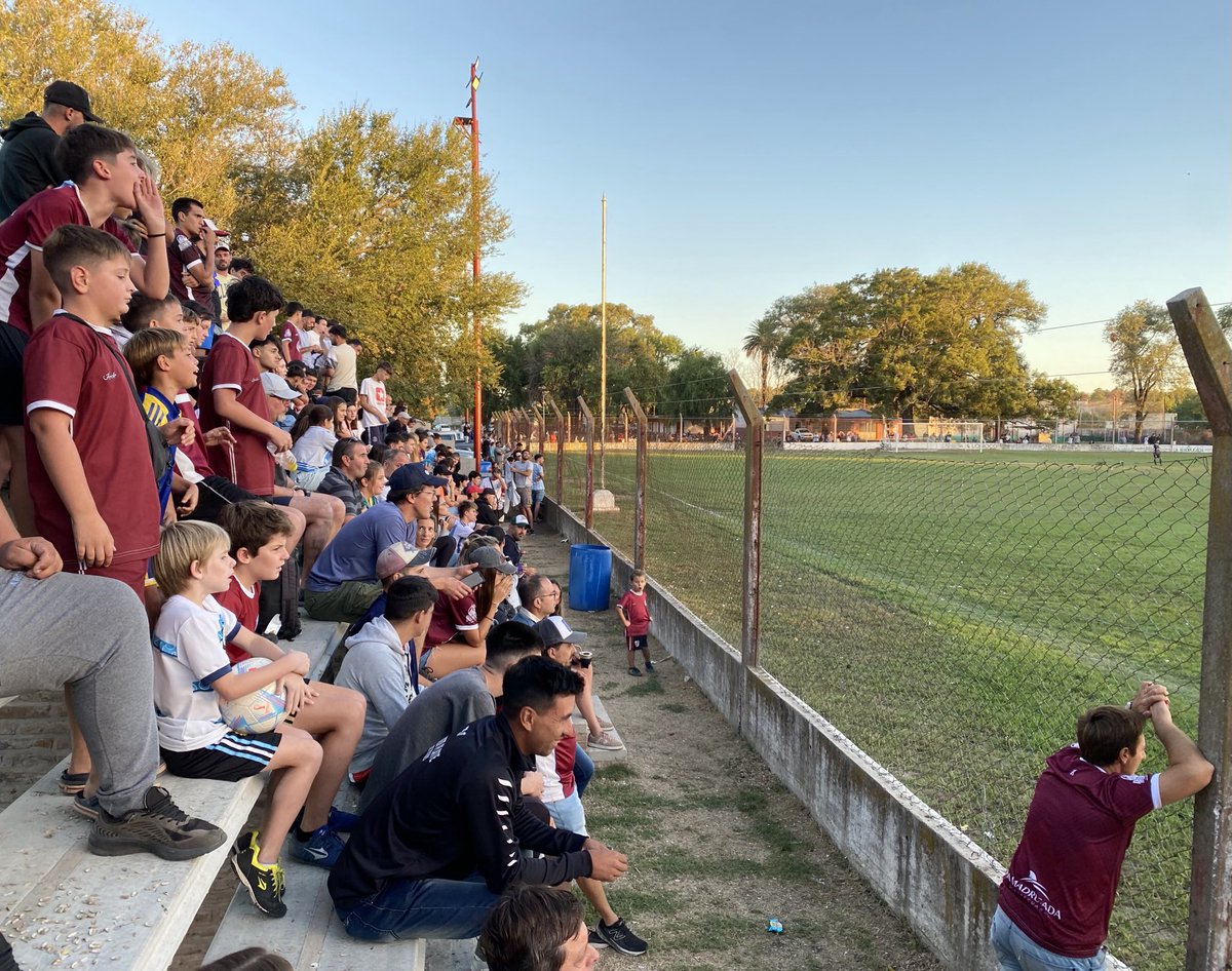 MauricioGavalda's tweet photo. Hoy perdimos la categoría, pero no nuestra identidad, ya que estos chicos que hoy están alentando en la tribuna saben que en ⁦@CDSA1964⁩ tendrán la oportunidad de llegar a primera defendiendo los colores que aman. Vamos los pibes!!!! https://t.co/C2QHzVQoa5