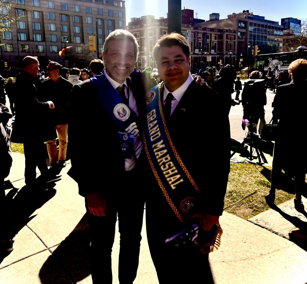 GreeceinNewYork's tweet photo. A wonderful day in Philadelphia honoring our National Day &amp; our Greek heritage! Congrats to @HellenicFedPHL Communities which participated in the Parade! Special thanks to the #Evzones who made all Greeks proud &amp; happy with their presence! @proedrikifroura @hellenicfed @goarch https://t.co/ylw9ovzXgP