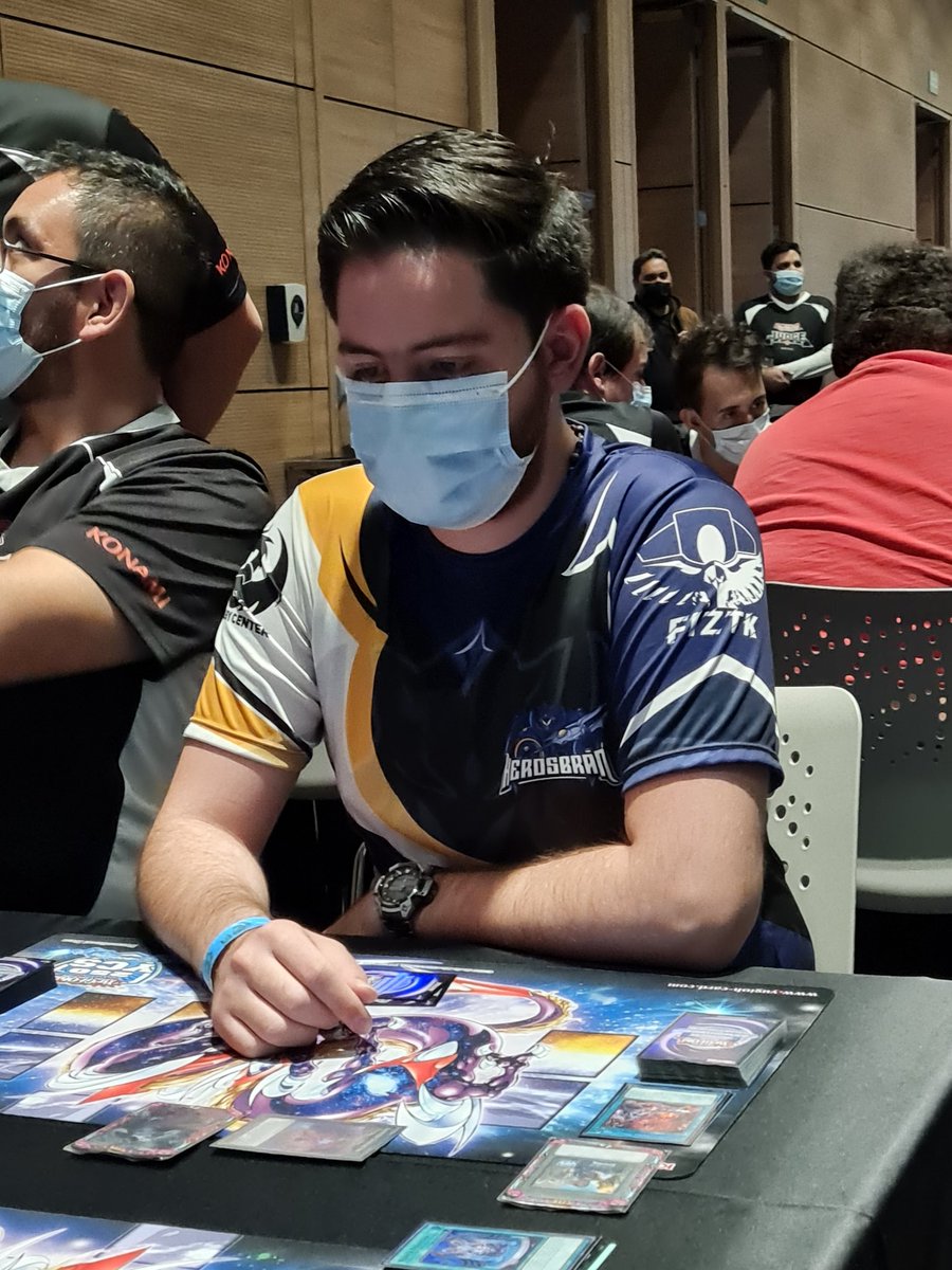 DevirAmericas's tweet photo. ¡GRAN FINAL! Los Duelistas Cristian Rafael Ureña y Esteban Velasquez Prieto se enfrentan cara a cara en el Duelo finam de este #YCS250. #YuGiOh https://t.co/q2GtWaqb6x