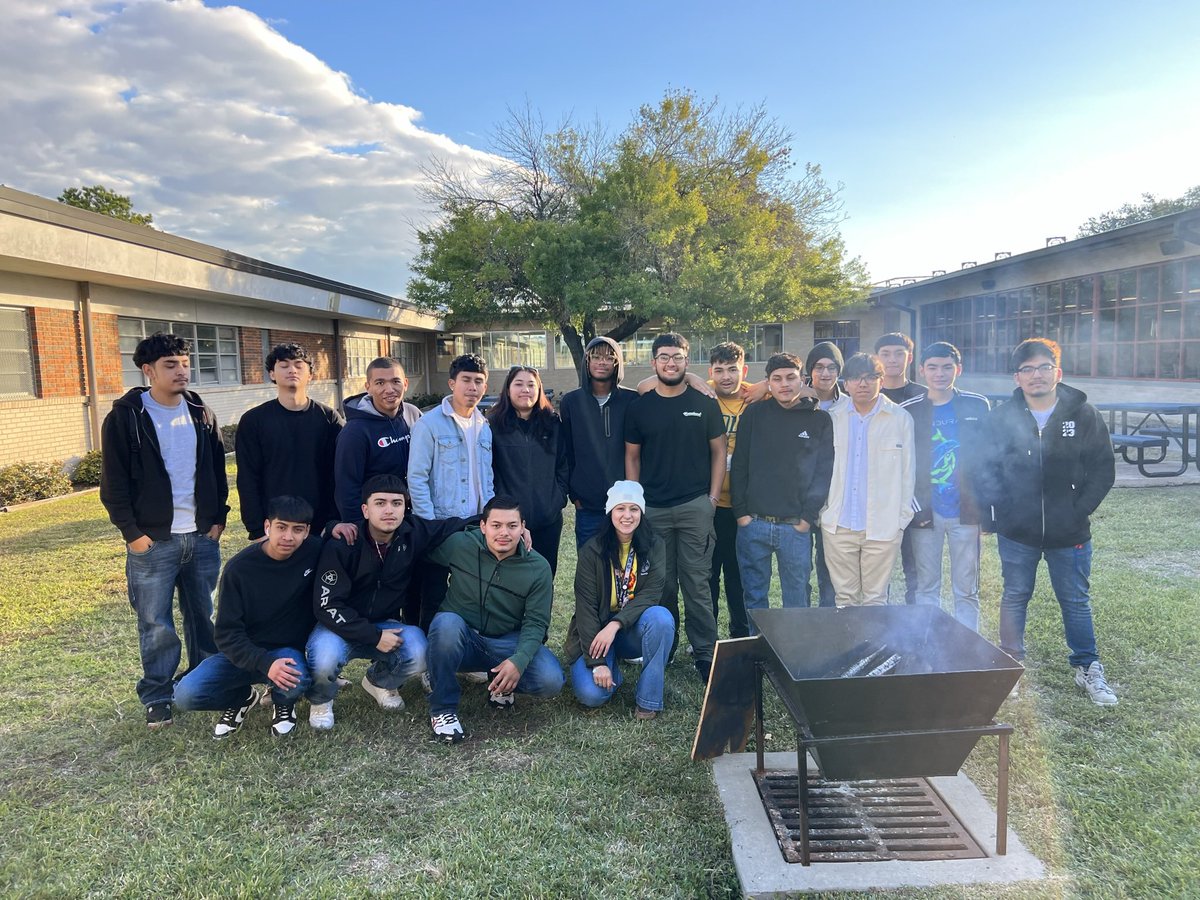 MsGonzalezAISD's tweet photo. For the last four years I was able to live out my dream of being an Ag Science teacher &amp; I’ll forever cherish every student that entered my classroom. 

As I embark on a new journey as Program Director of Career &amp; Technical Education I will carry everything I learned in C3 🫶🏼 🥹 https://t.co/vXzsa5DyLN