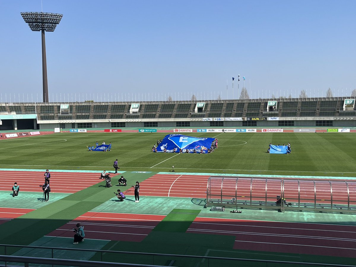iamy96496236's tweet photo. ちふれASエルフェン埼玉のホームゲームを観戦してきました⚽️✨
初めての女子サッカー、予想していたよりかっこよかったです💓

元秋商サッカー部キャプテンの駒野谷海人君がフィジカルコーチを務めています。
素晴らしいチームの一翼を担っていると思うと感激です！

声出しの応援やっぱりいいですね🥳 https://t.co/XiF4Txq6O4