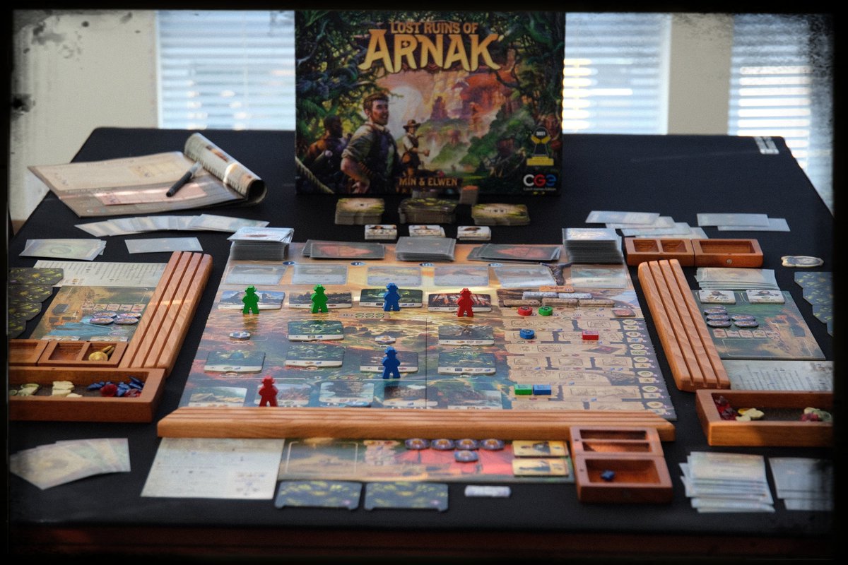 Превосходная "Lost Ruins of Arnak" полностью оправдала (если не превзошла) все ожидания:
✔️ При всей своей доступности, игровой процесс обладает поразительной глубиной
✔️ Шикарное художественное оформление
✔️ Отличное качество компонентов
🗺️🏝️🏞️🛻🛥️🛩️🪙🧭📜🏹💎🔎📔⛏️🏺🗿🛕♚👍