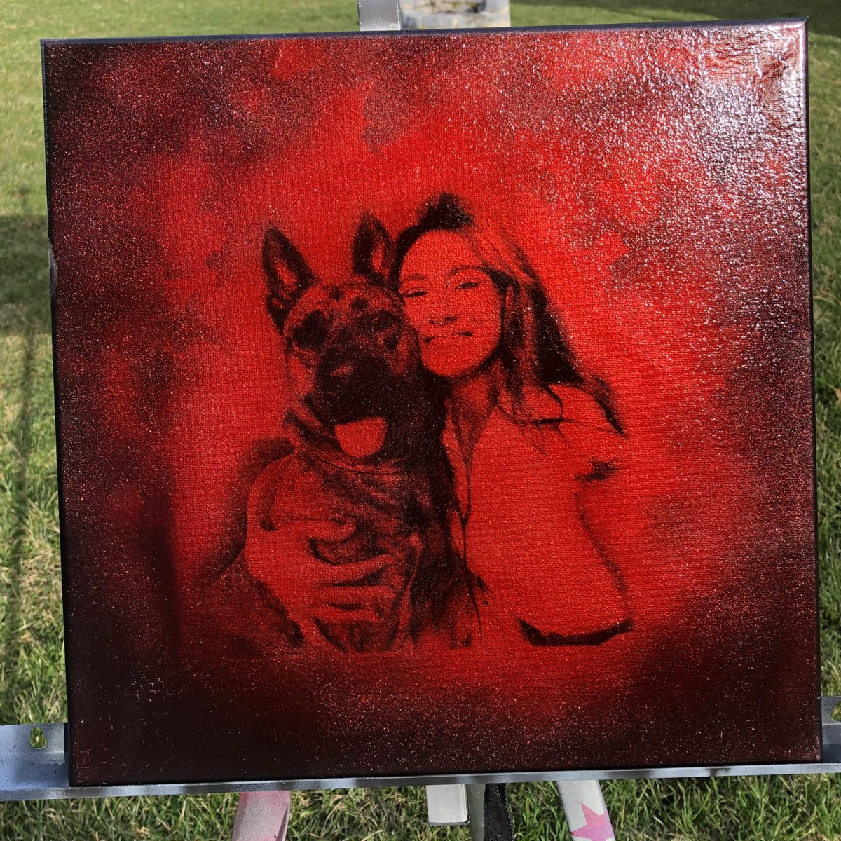 __C_h__r__i__s's tweet photo. #Airbrush #ArtistsOnTwitter #SickNotWeak #Art4aCause #aframeofmind

Finished this today 

Bloodied Candy over transparent black &amp; silver flake 

A Girl &amp; Her Dog https://t.co/wBbLbNv8B2
