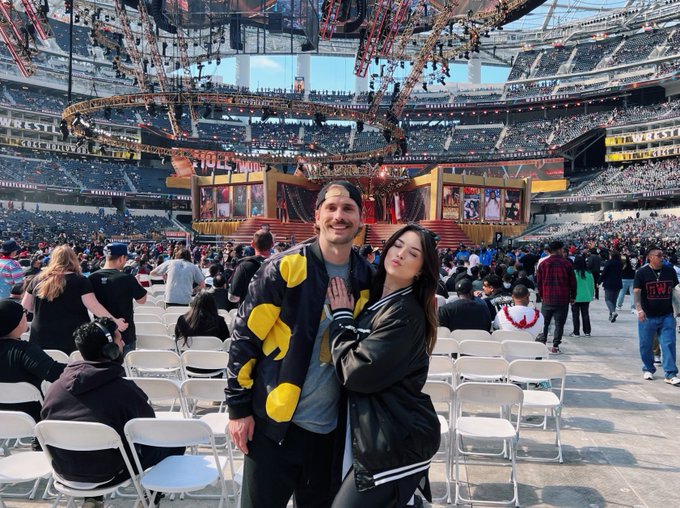 Happy International Take Your Boyfriend to Wrestlemania Day to all who celebrate!!! ✊🏻 #WrestleMania<a href="/tag/wrestlemania"class="tags"><span>#wrestlemania</span></a>