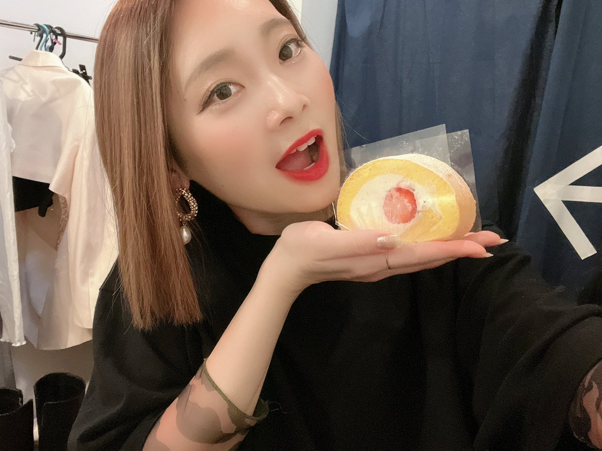 _ma1mona_'s tweet image. おはまいぴー(•͈⚇•͈)

大阪Finalでいただいた
差し入れとプレゼントたち🥺🎁🤍
いつもほんとにありがとう😭😭

今日からまた1週間頑張ろうねっ😌✊

#まいぴーの呟き
#ムーミンの癒し
#PRINCESSproject
#プリプロ