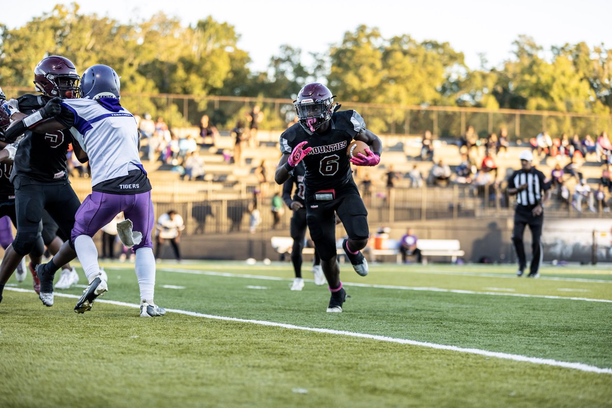 season pics of me 🫡💪🏾