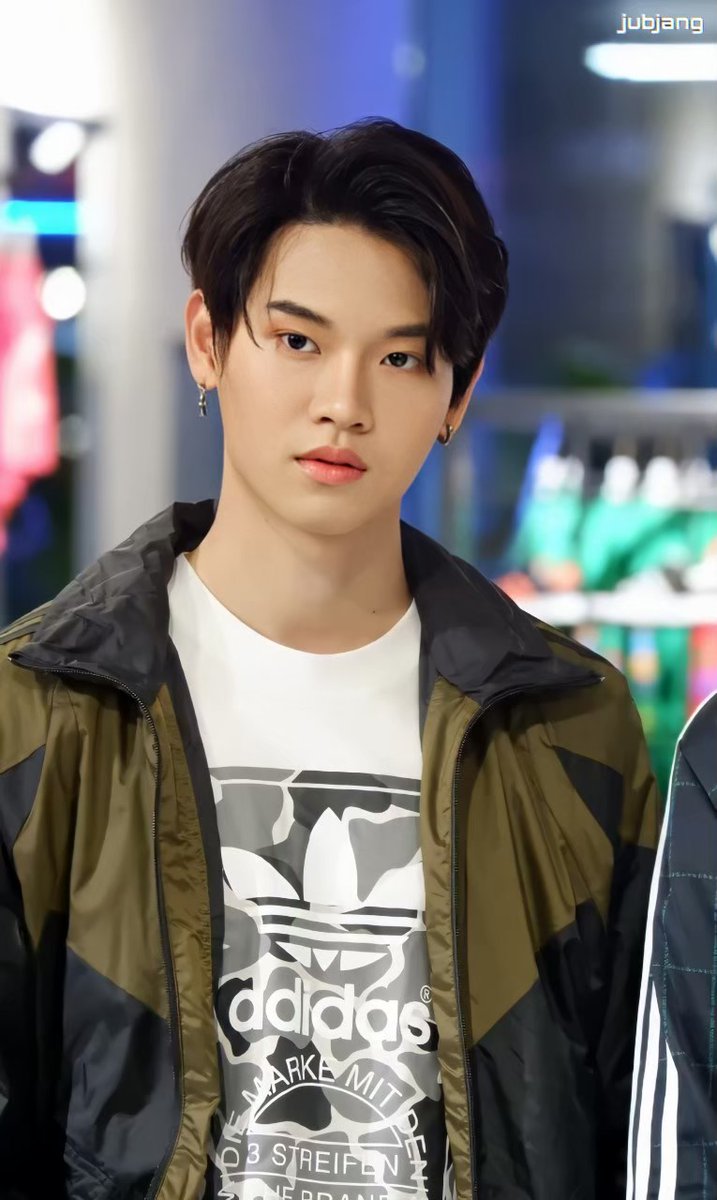 jubjang_lopburi's tweet photo. @bbwxybb โห้ๆๆๆๆ อานันท์​ ใส่ปีไหนกะหล่อ จะกี่ปีกะหล่อ 2019-2023 คดหล่ออออ 😎
#yinyin_anw https://t.co/kHqaL0GToF
